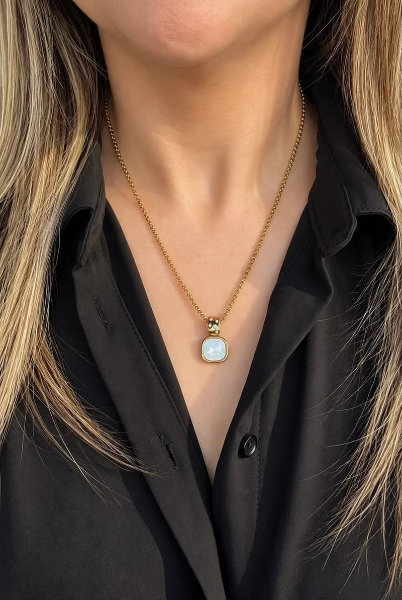 Amandine Faceted Stone Pendant Necklace – Opal White