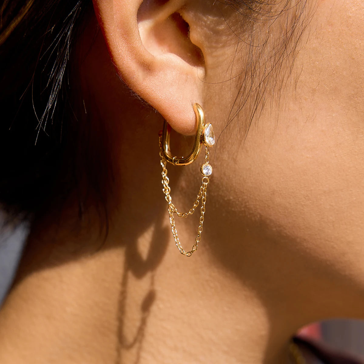 Maelys Chain Tassel Earrings worn – Macaje