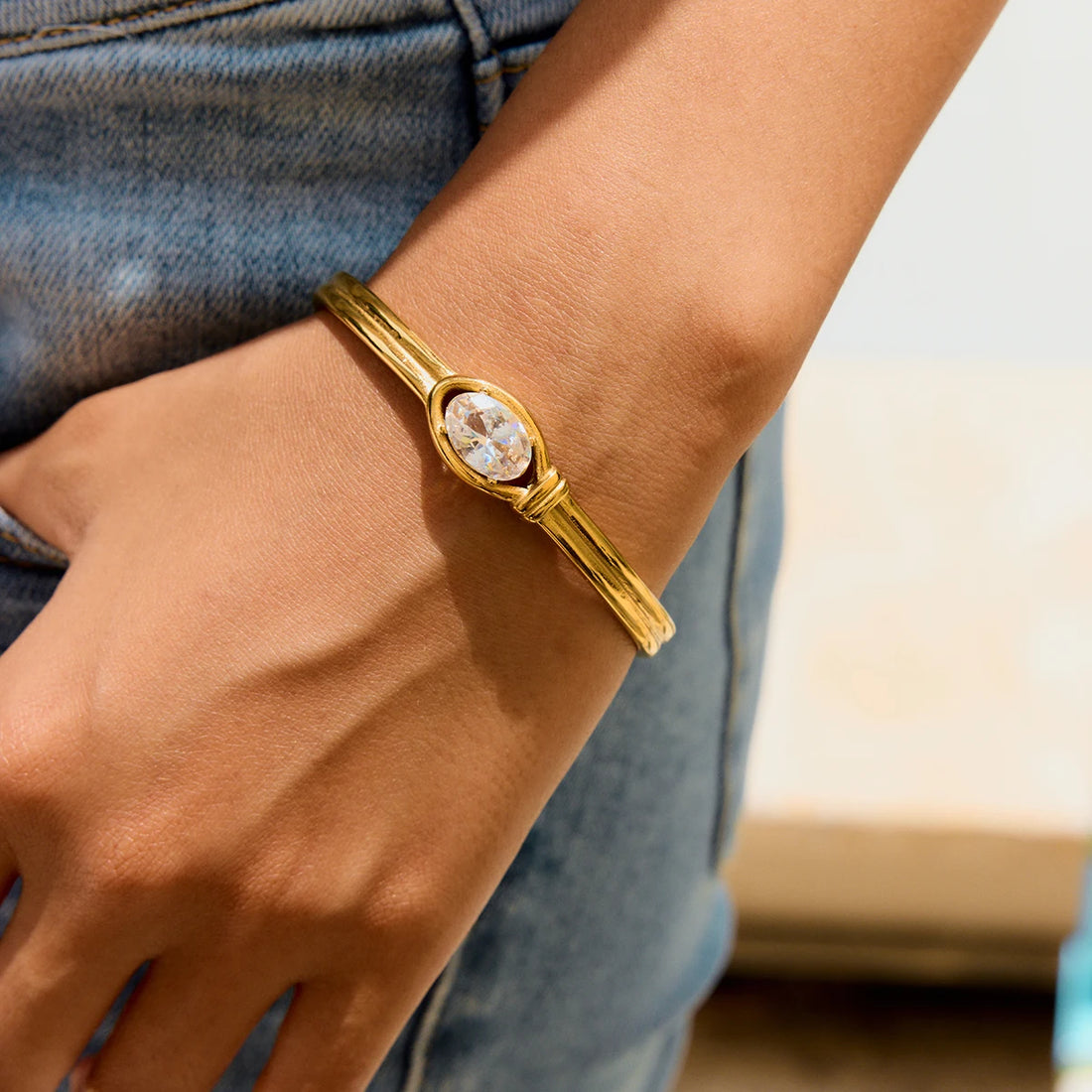 MACAJE Soie Zircon Bangle