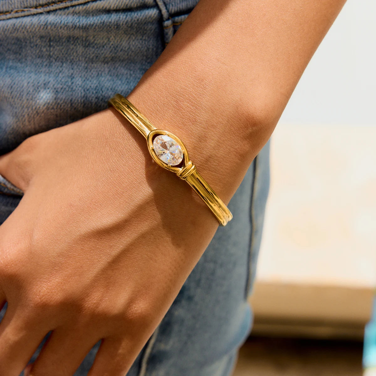 MACAJE Soie Zircon Bangle