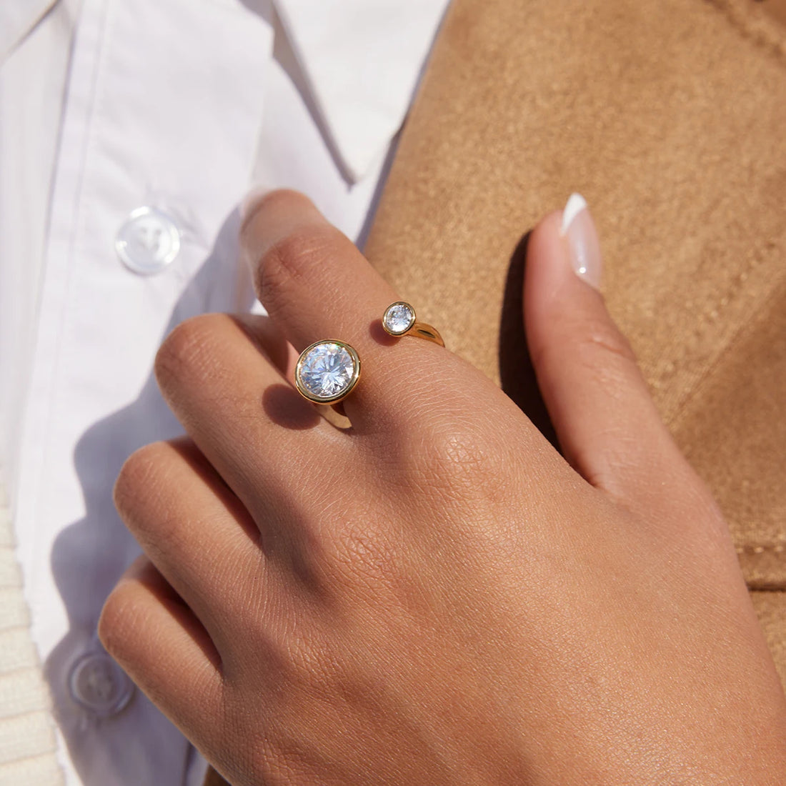 MACAJE Lune Round Zircon Ring
