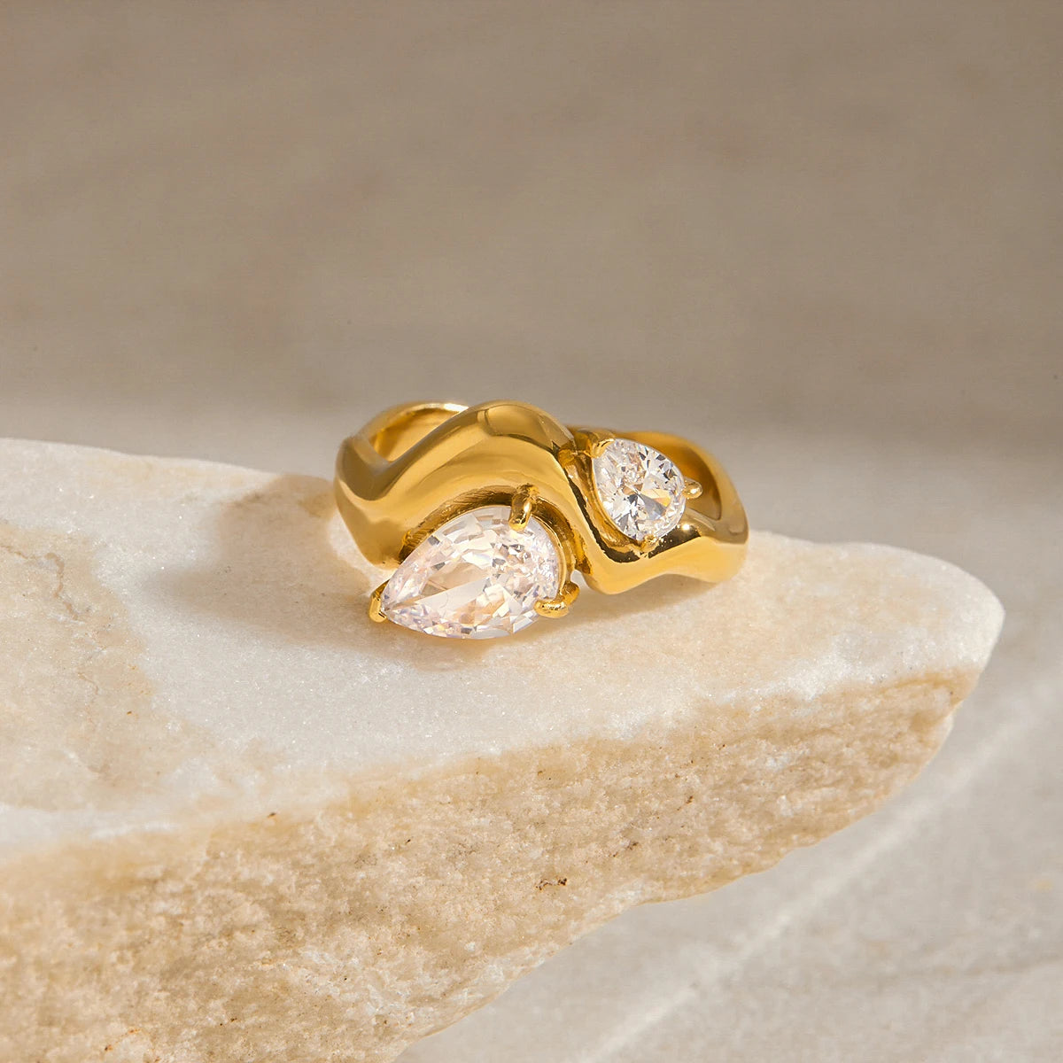 Neige White Zircon Ring