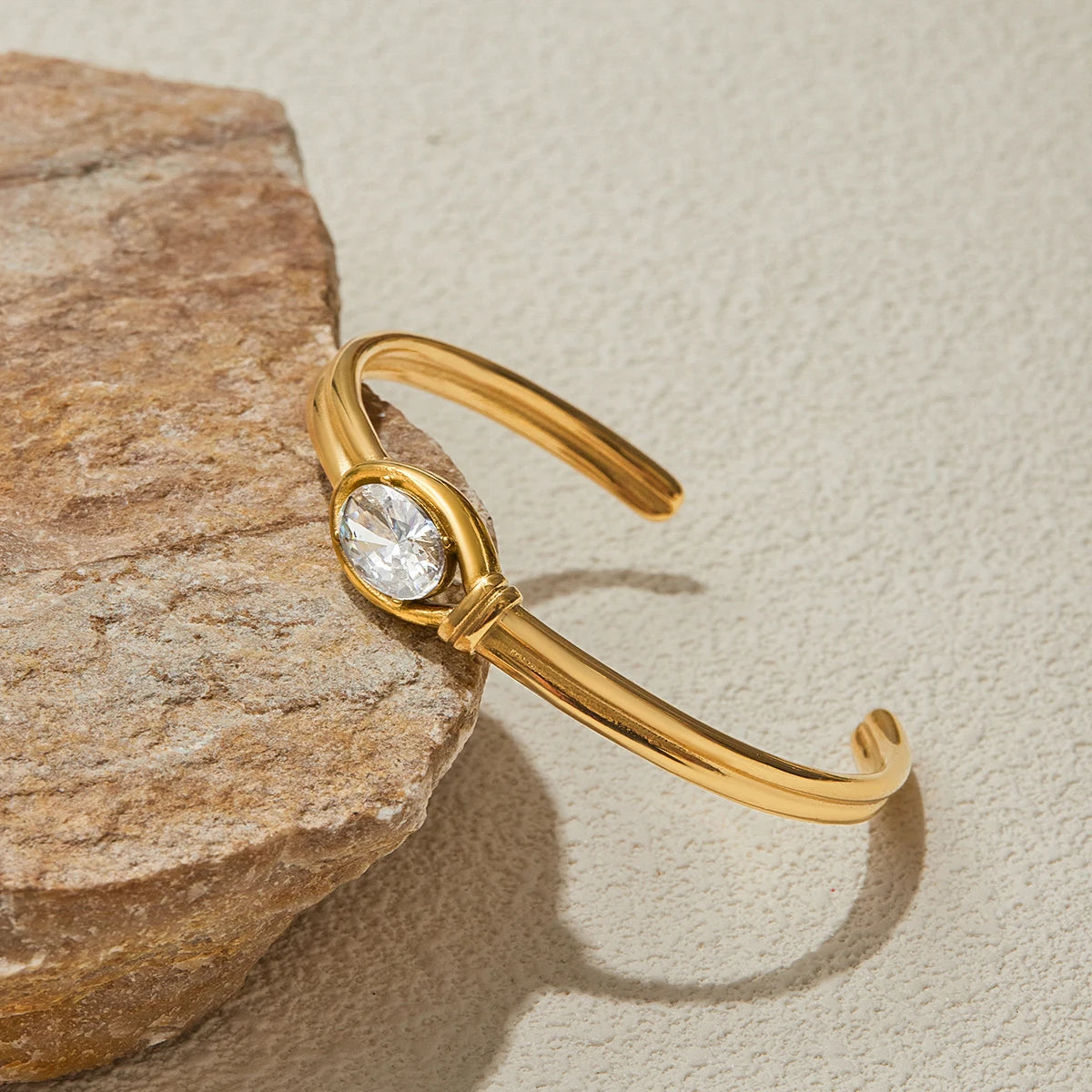 MACAJE Soie Zircon Bangle