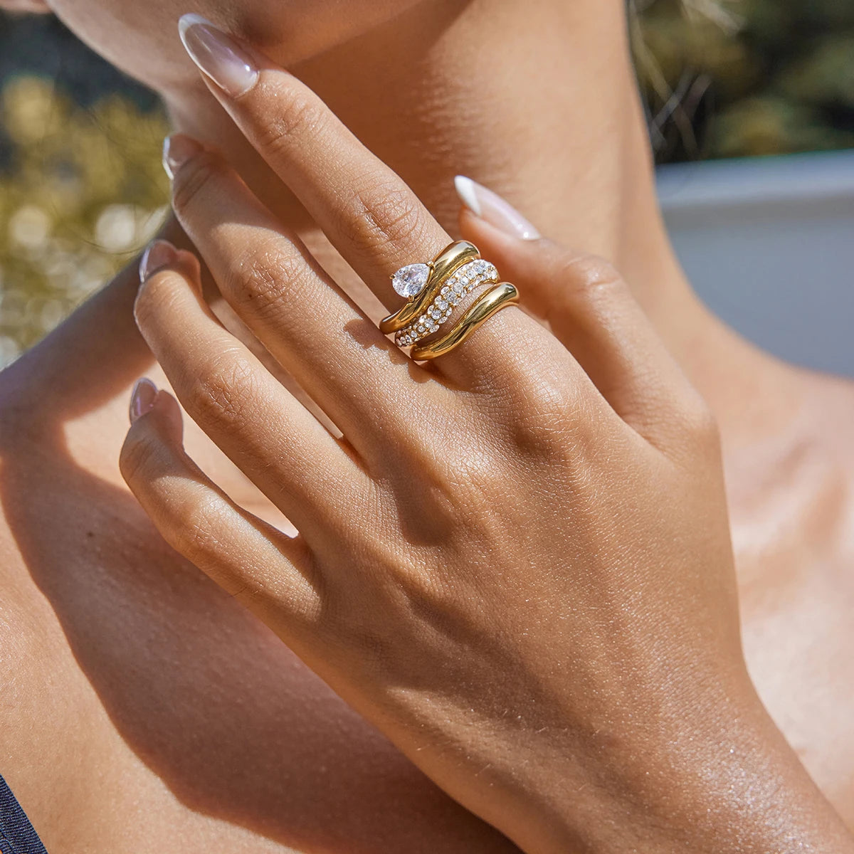 Vague Wave Zirconia Ring