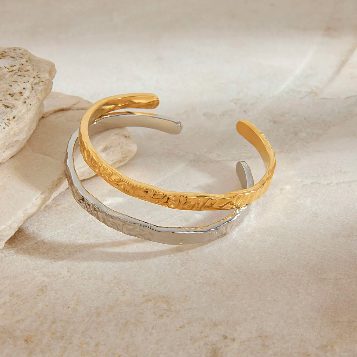 MACAJE Brise Bangle