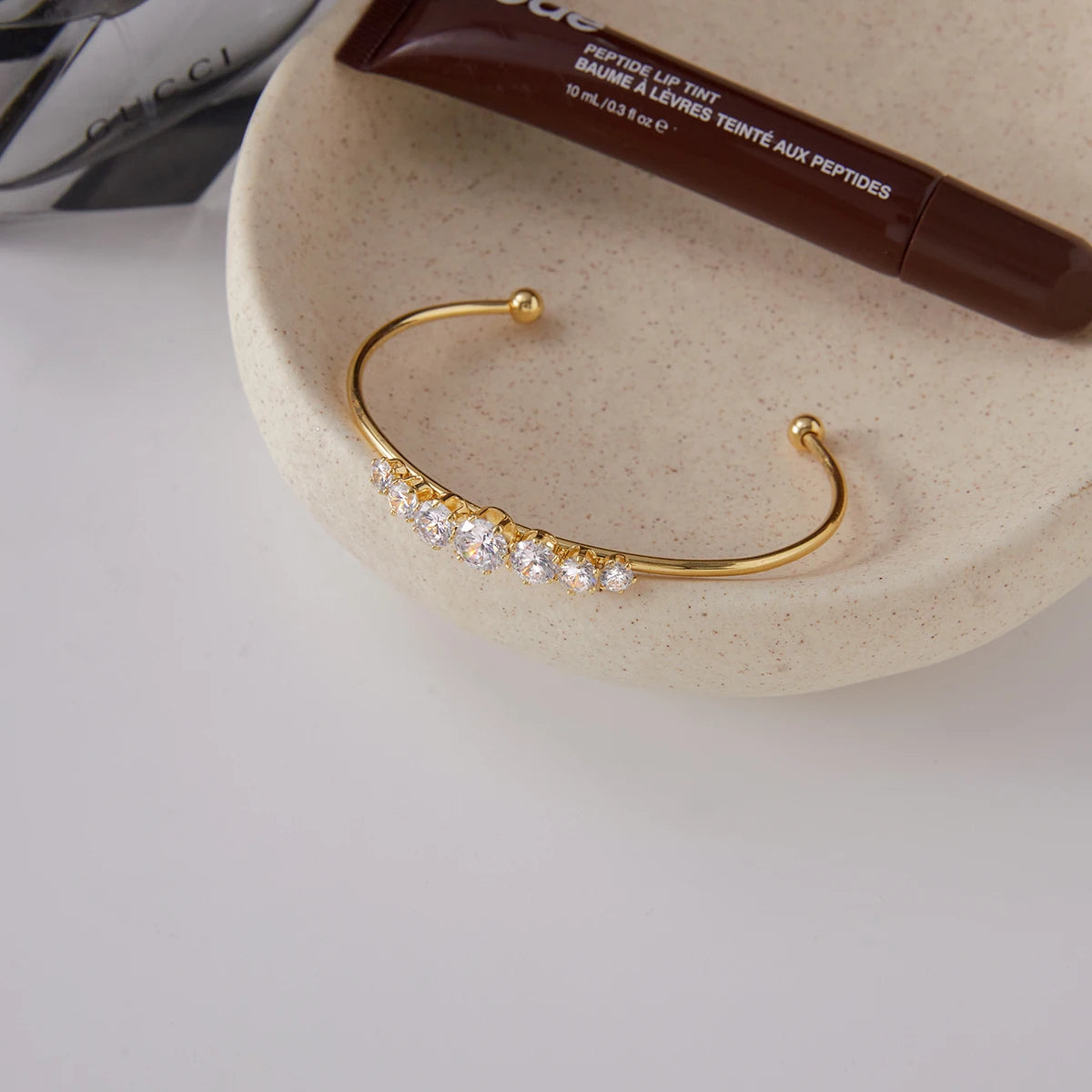 MACAJE Tess Zircon Bangle