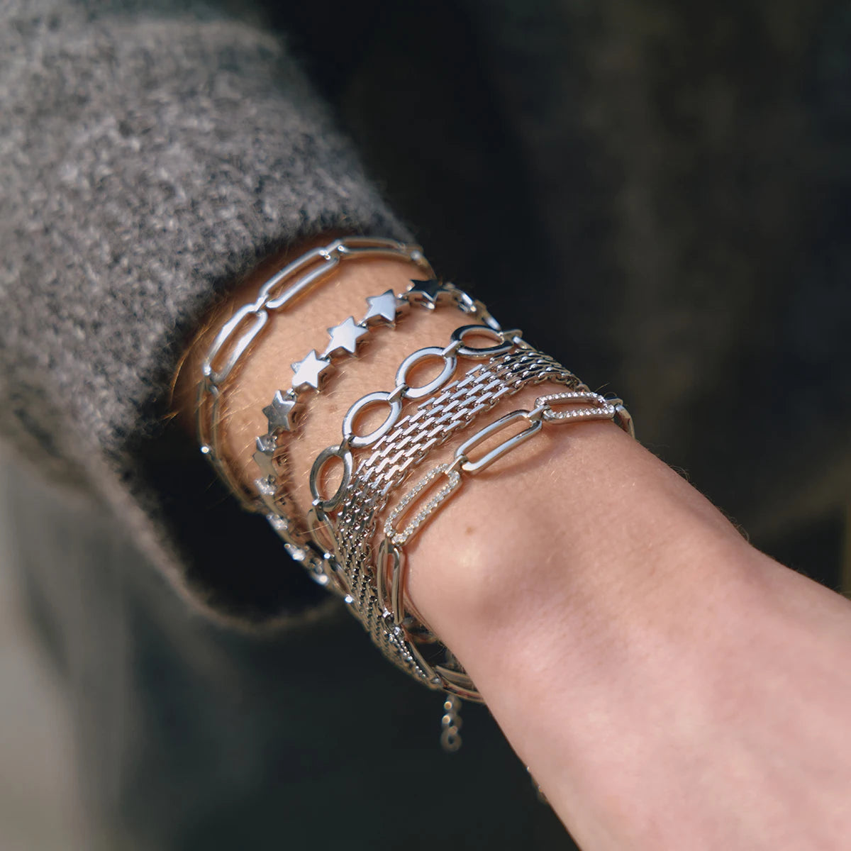 Estelle Chain Bracelet worn on the wrist – Macaje