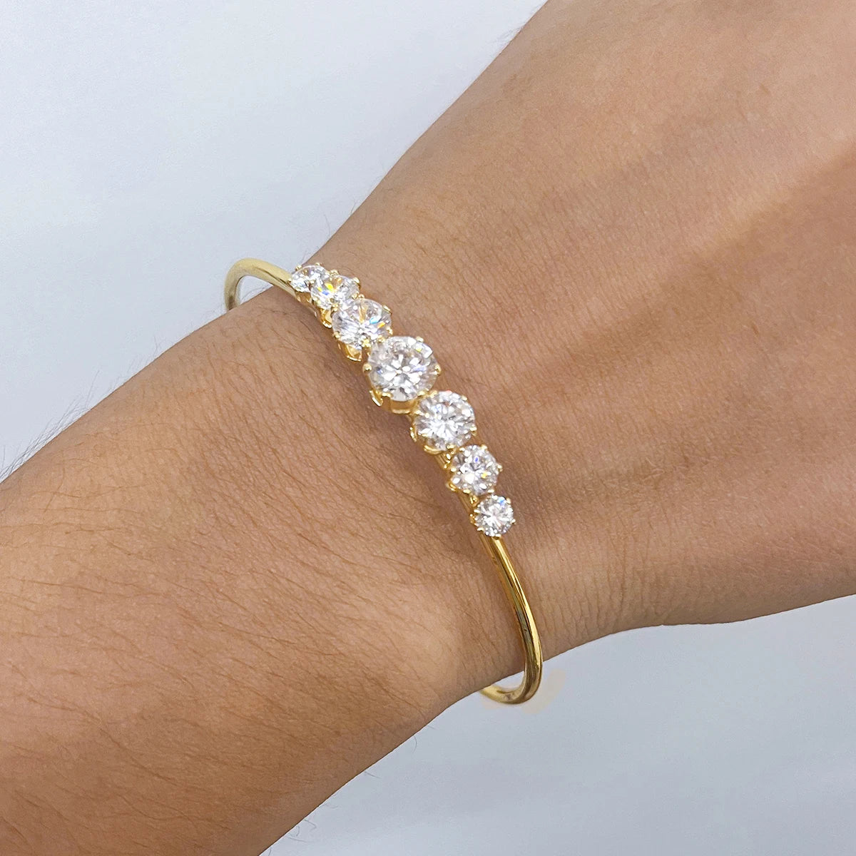 MACAJE Tess Zircon Bangle