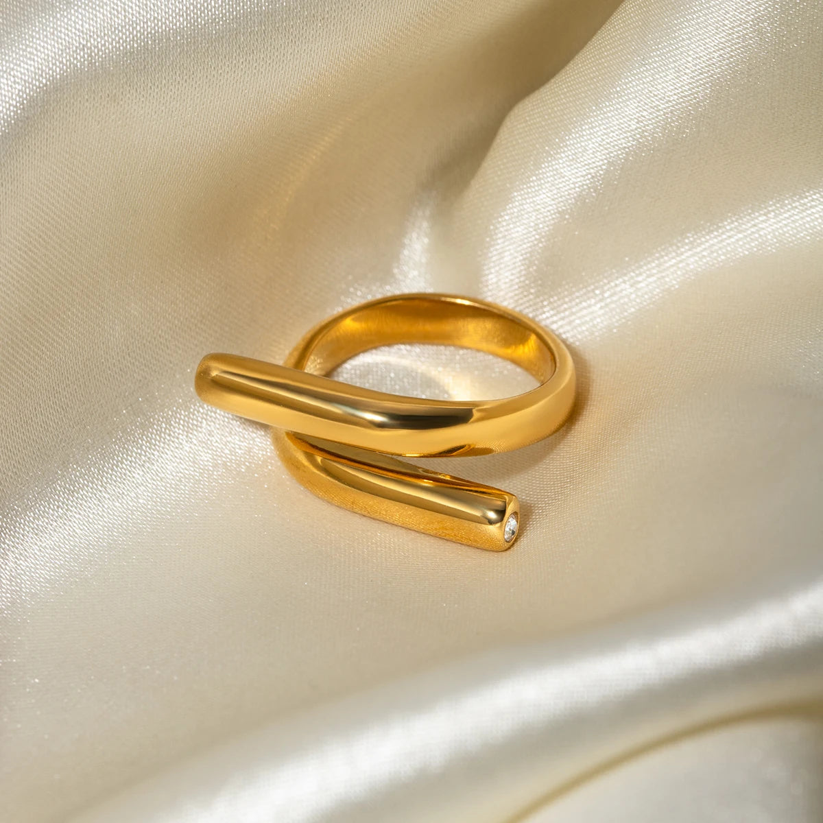 Margot Sculpted Band Ring