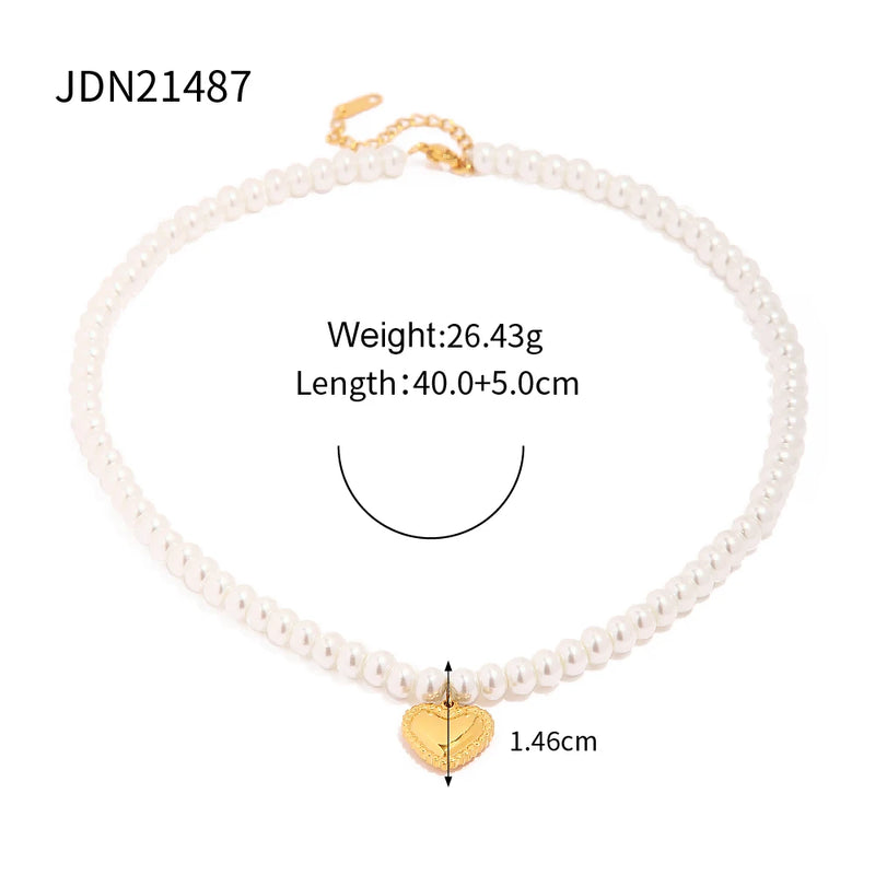 Chloe Pearl Heart Pendant Necklace – Gold