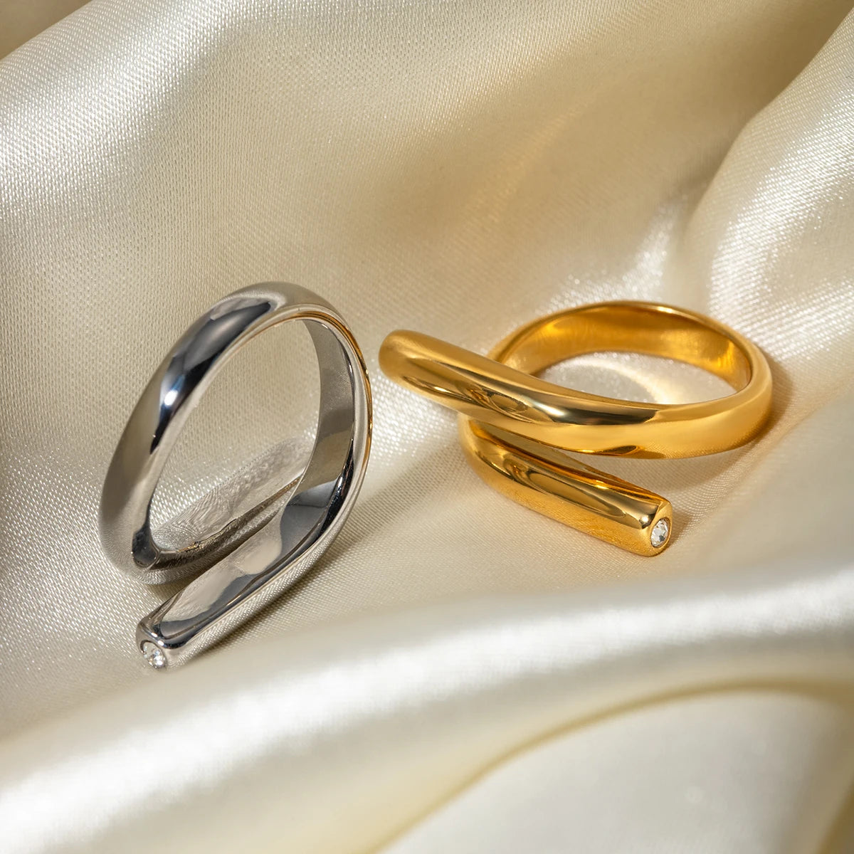 Margot Sculpted Band Ring