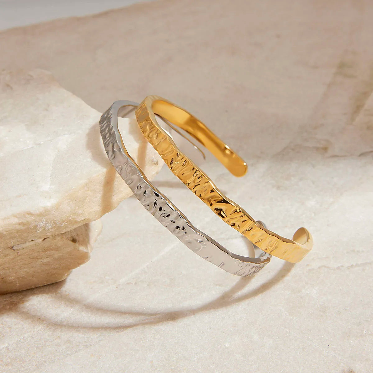 MACAJE Brise Bangle
