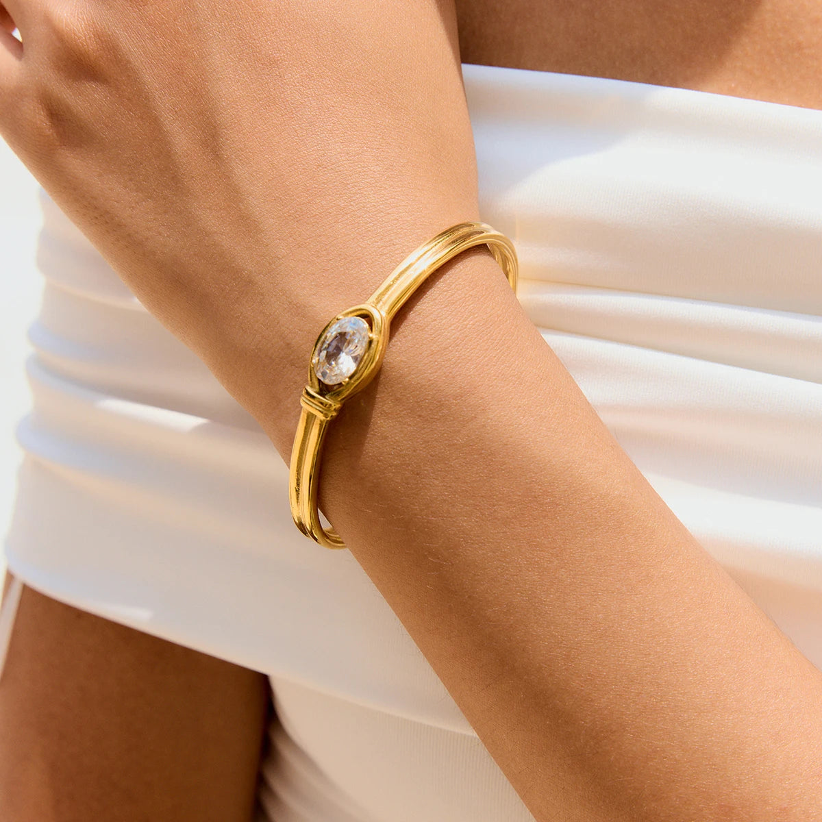 MACAJE Soie Zircon Bangle