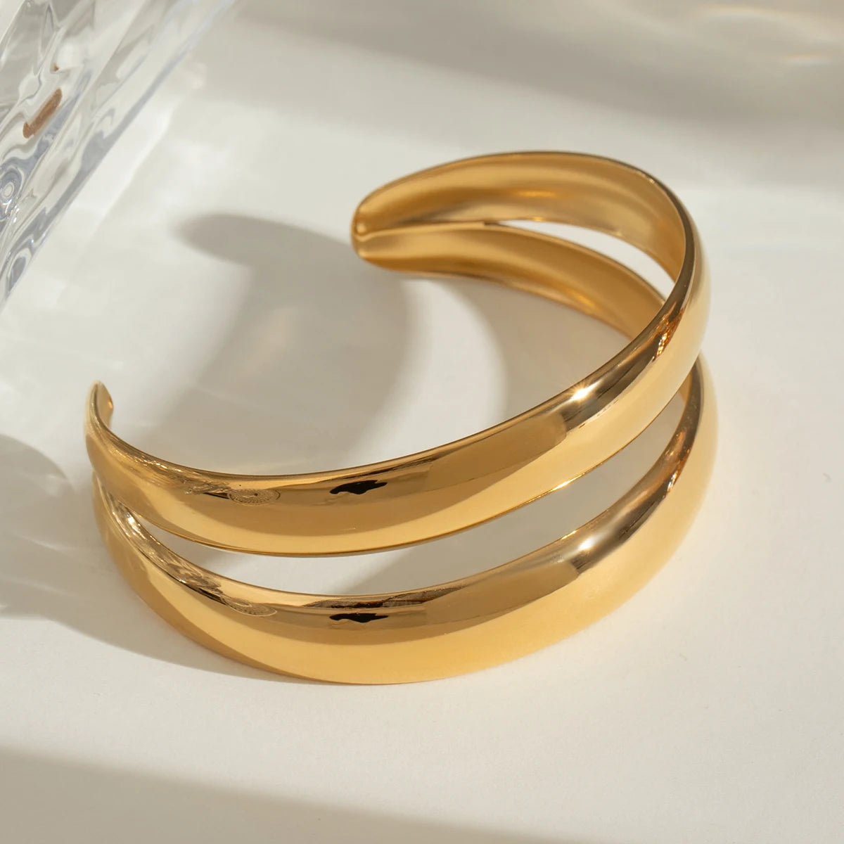 MACAJE Calla Bangle