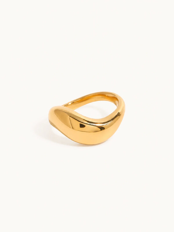 Ludivine Sculptural Wave Ring – Gold