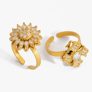 MACAJE Fleur Spinning Zircon Ring