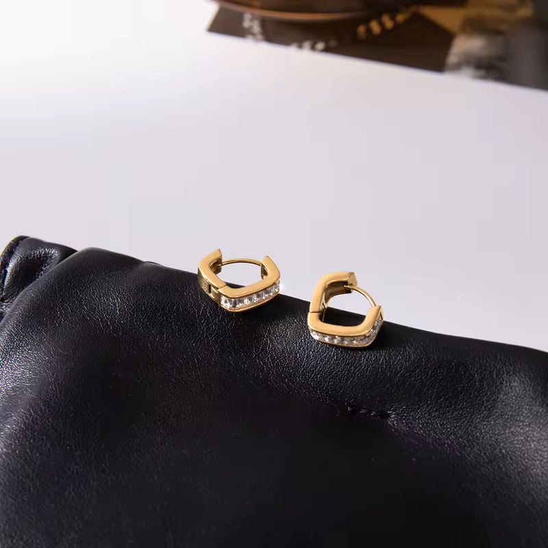 Emeline Baguette Huggie Hoop Earrings – Gold