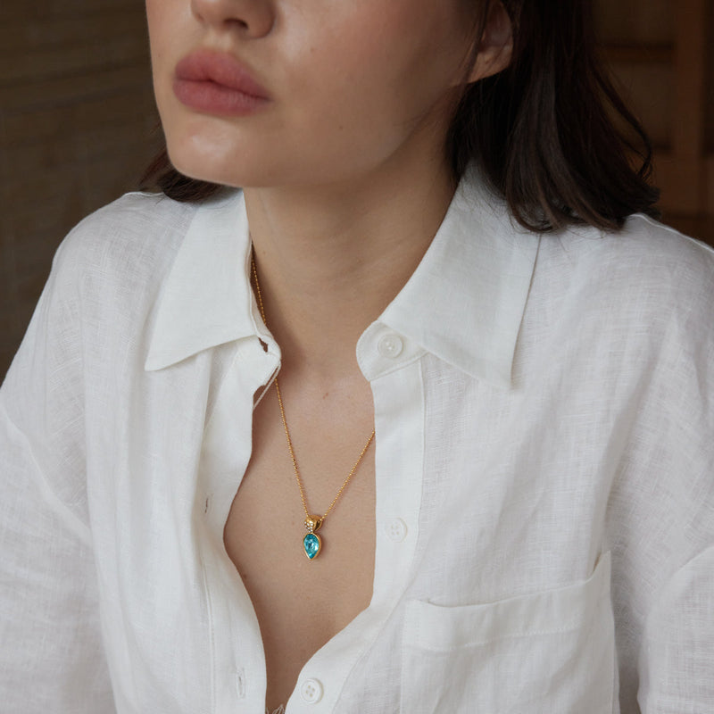 Amandine Faceted Stone Pendant Necklace – Aqua, close view